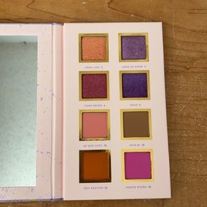 Eyeshadow palette